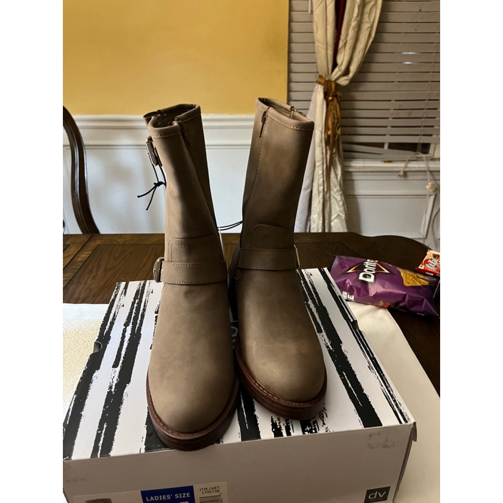 NIB DV Dolce Vita Biker Boots Women's 7 Dark Taupe Suede Buckle Block Heels